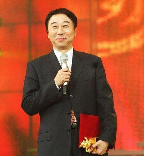 张斌家庭背景,出身名门，砥砺前行，揭秘他的家族传奇与人生轨迹