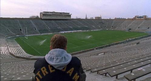 圣母大学鲁迪真人照片,圣母大学传奇领袖的英勇风采