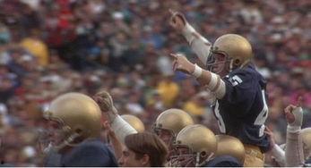 圣母大学鲁迪真人照片,圣母大学传奇领袖的英勇风采