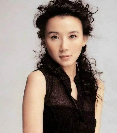 李烈年轻图片,年轻时的她，美得令人心动