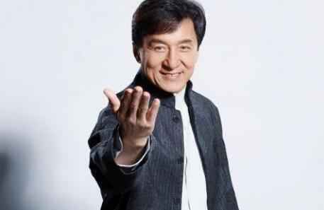 成龙讨论娱乐圈,风云变幻，影坛巨星的坚守与变革