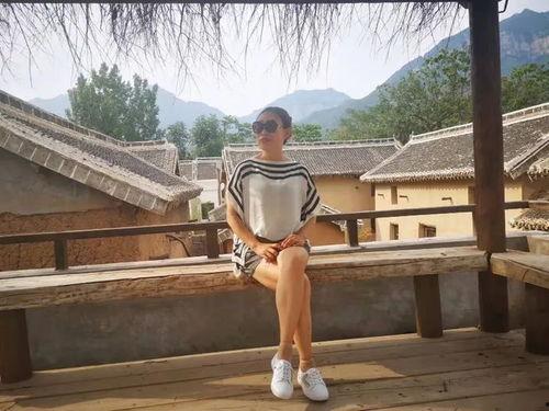 潭小燕生活照,捕捉日常美好瞬间